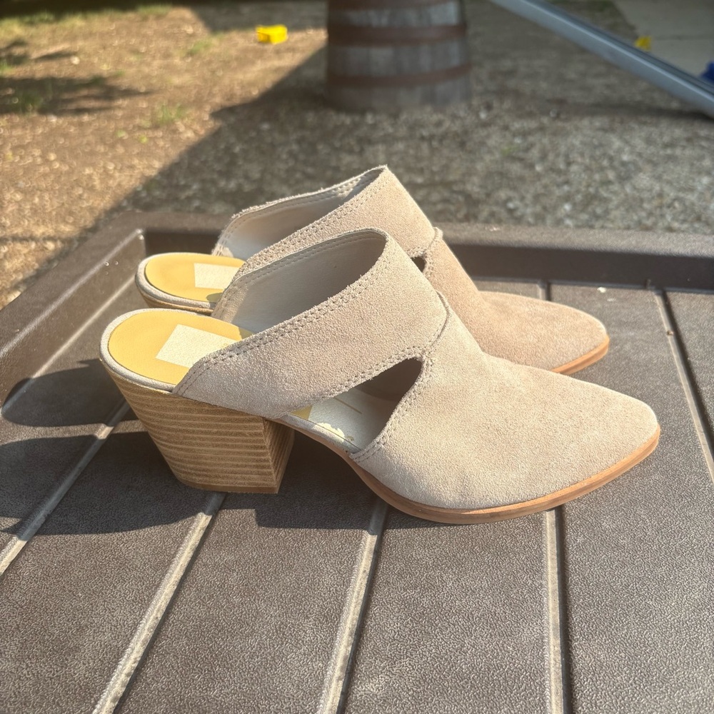 Dolce Vita Cream Mules with Tan Heel